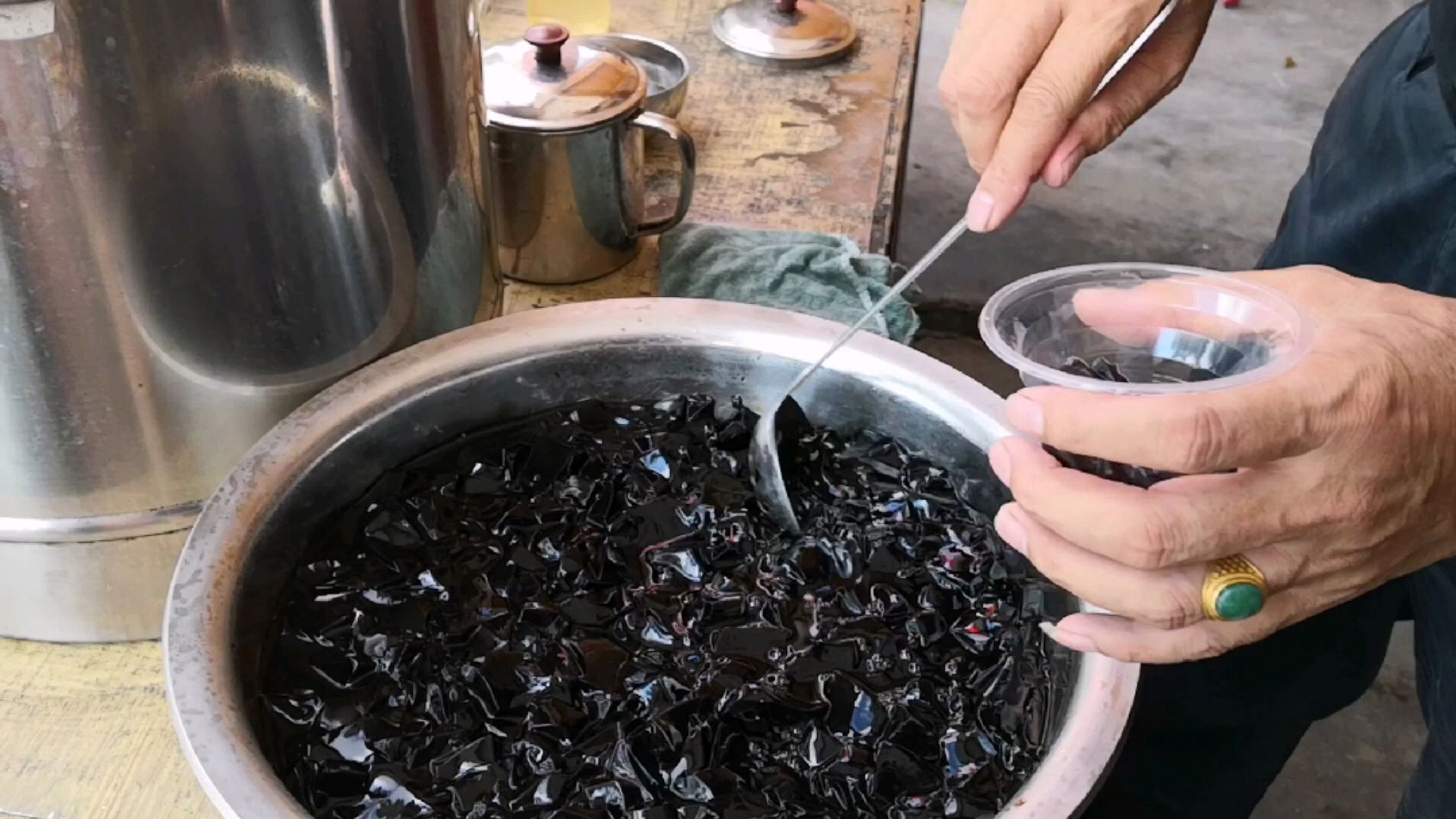 不是烧仙草不是龟苓膏到底是什么