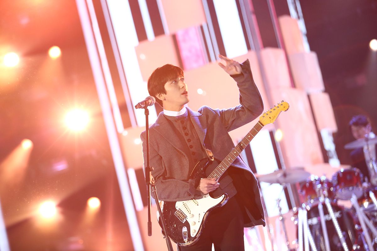 2015年11月10日,北京,"2015年湖南卫视天猫双11狂欢夜"活动举行cnblue