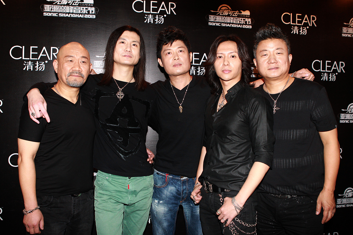 中国黑豹乐队音乐风格解析：融合摇滚、民谣、流行与电子元素