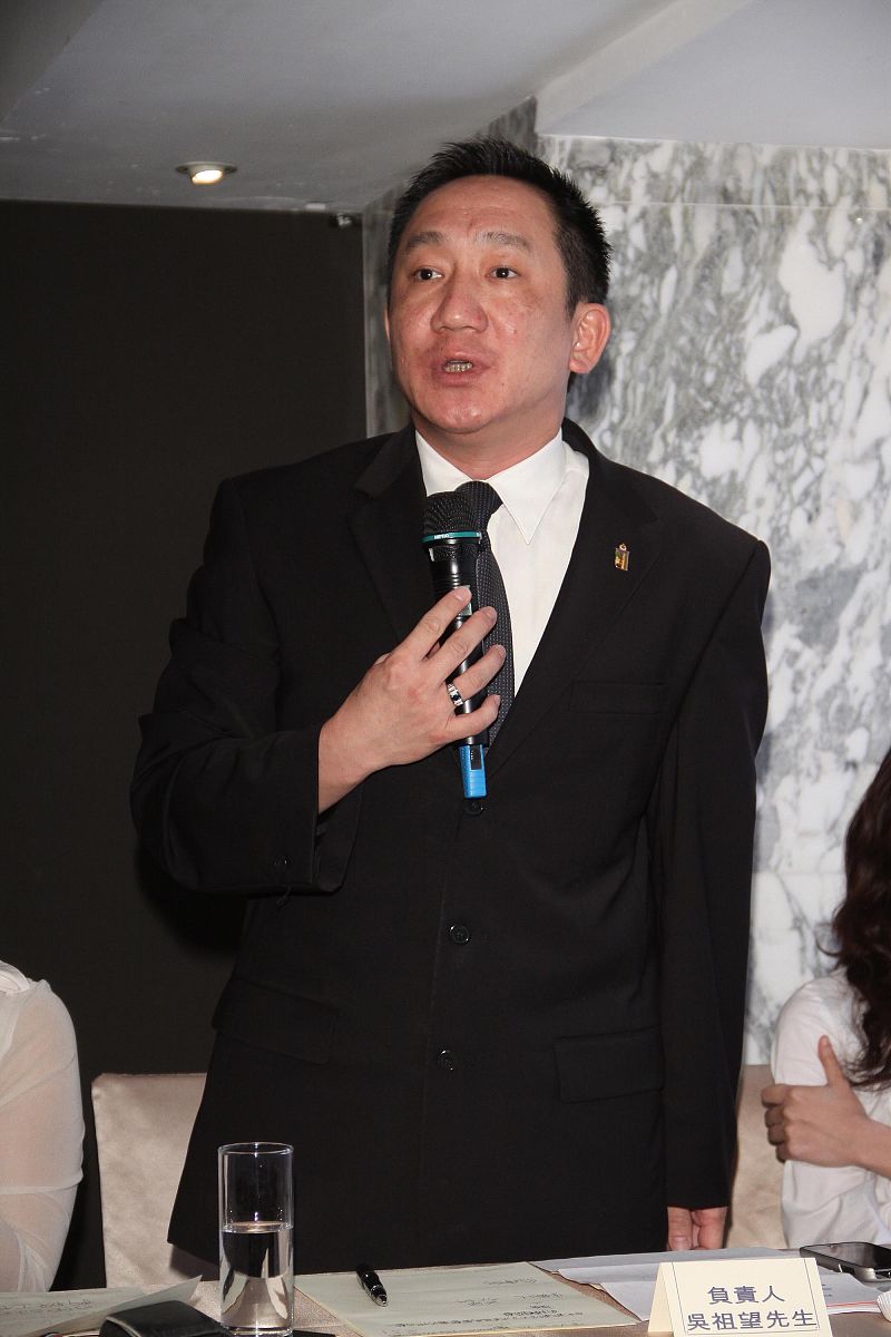 2011年7月27日,台北,龙演经纪公司记者会.龙演负责人吴祖望+++_+++记
