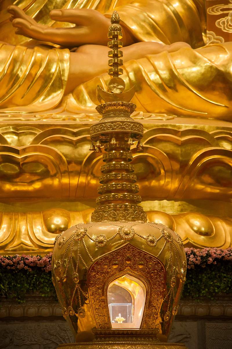师父突然给你发短信千年古刹佛祖舍利安静的寺庙这句话好尴尬怎么办