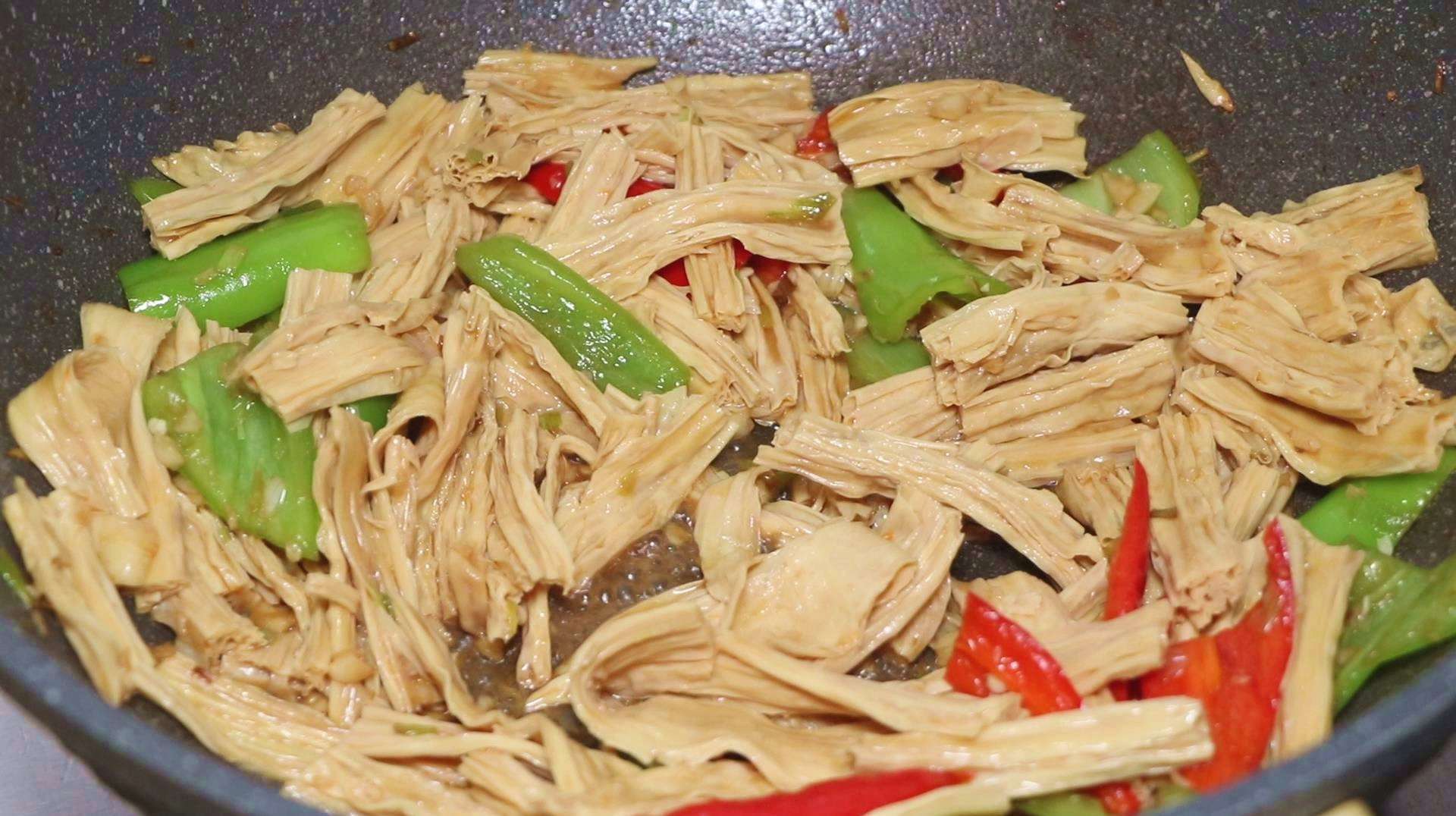 腐竹吃了三十年,还是这种做法最好吃,给肉都不换,太香了