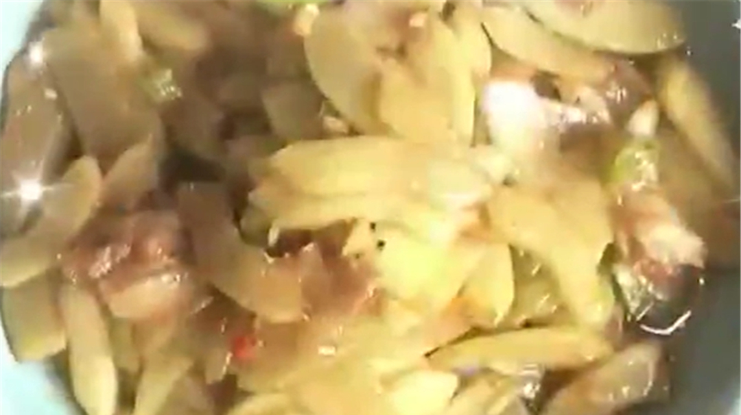 能生吃又能炒的菜瓜你吃过吗?跟着大厨学 炎热夏日的一道爽口菜