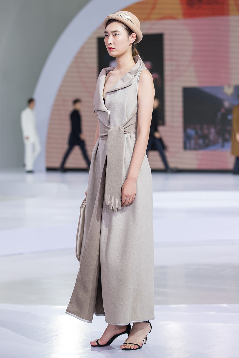 服装推荐 | 从温暖羊绒到时尚皮衣，找到你的完美搭配