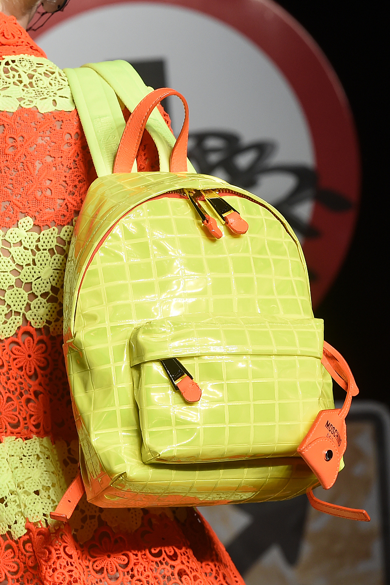 2015年9月25日讯,米兰,当地时间9月24日,2016米兰春夏时装周:moschino
