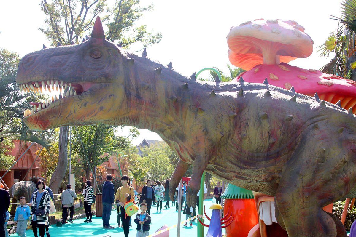 银基动物王国：一个虚构的动物天堂