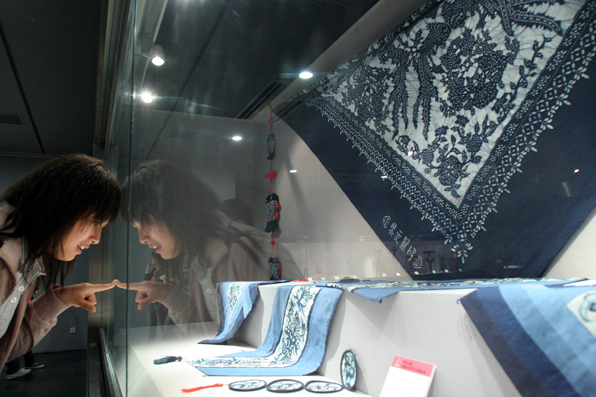 2008年5月8日,"记忆30年"南通市造型艺术精品展在江苏南通开展.      