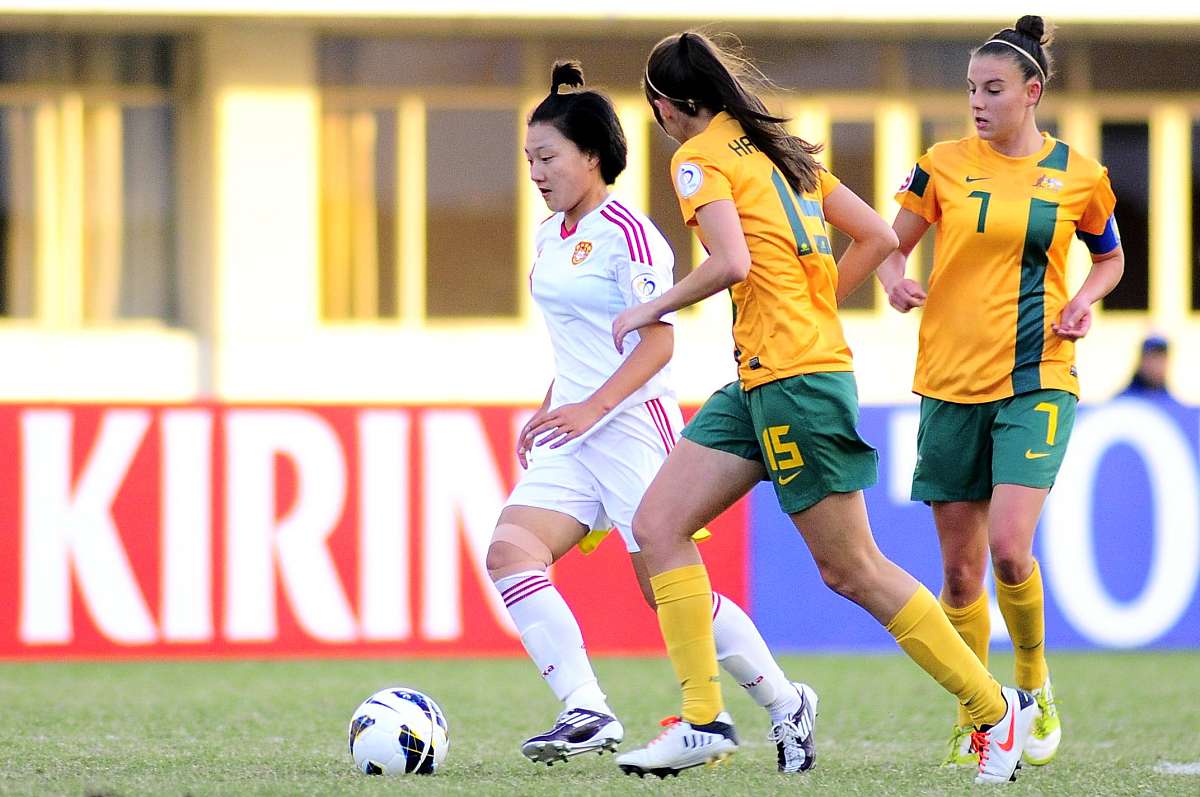 20条回复：即将开战的澳新女足世界杯对中国女足是另一种出发。这是中国女足的第七次世界杯之旅。1984年起步的中国女足运动即将迈入不惑之年换句话说中国第一代女足队员都到了退休年龄。斗转星移四十年世界女足运动云舒云卷中国女足也潮起潮落不胜沧桑。