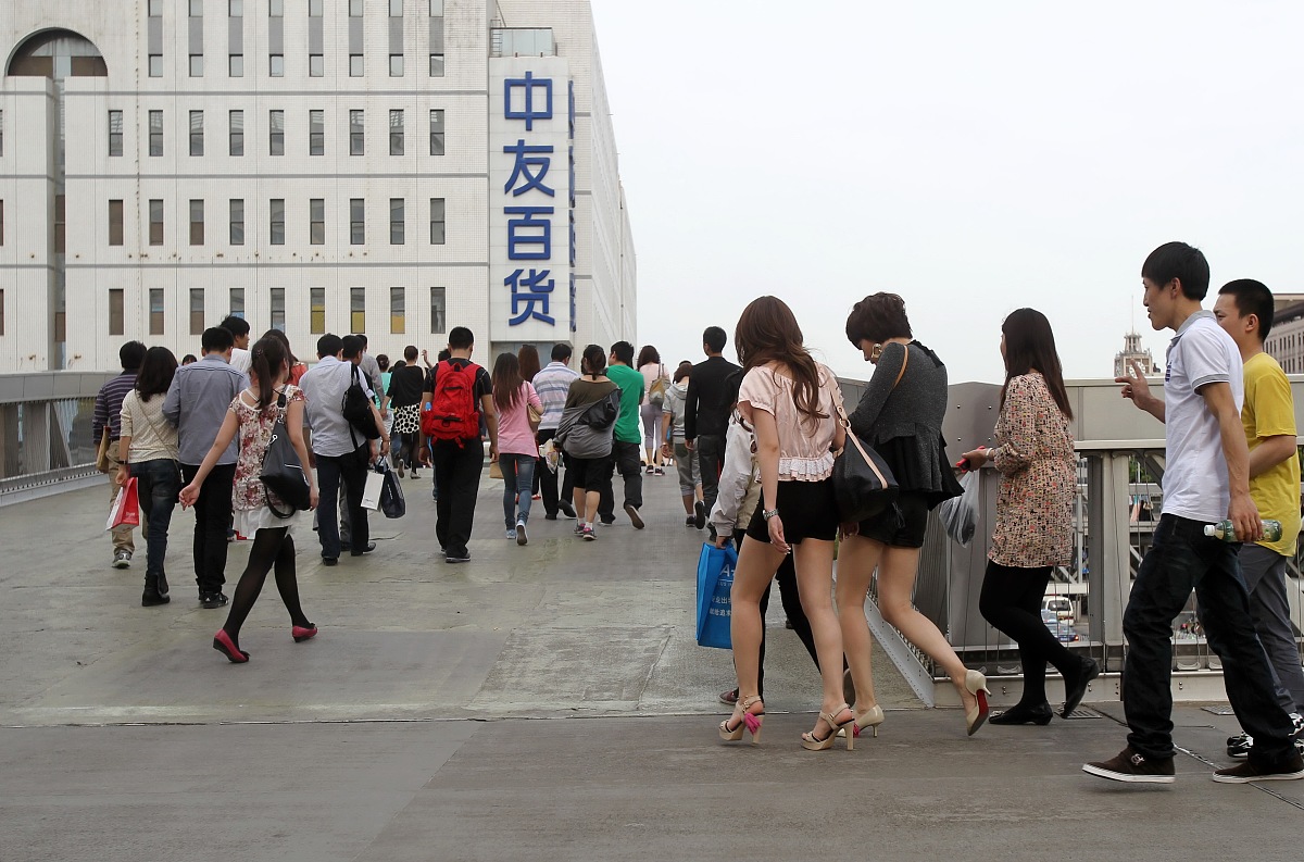 给我写一篇工程投标书