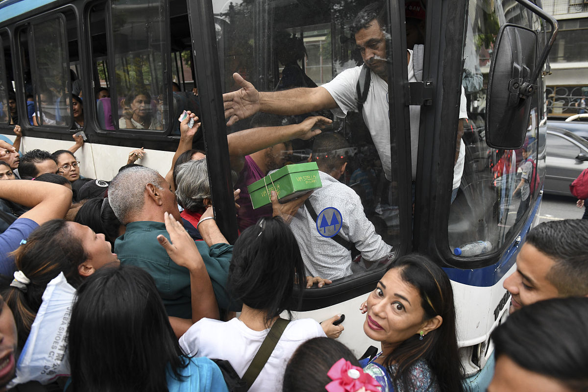 电力系统故障诊断与预测：特征提取与选择方法