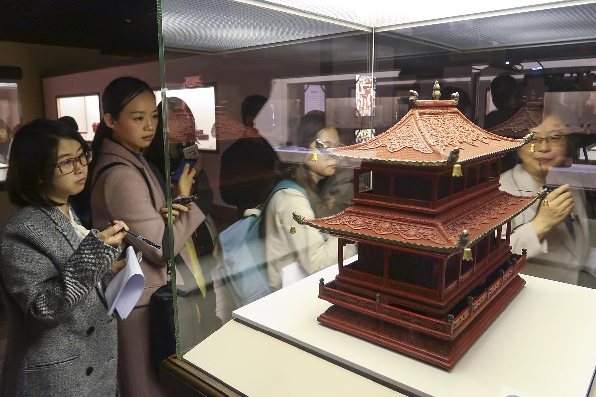 ***_***2018年11月15日 ,"千文万华——中国历代漆器艺术展"在上海博