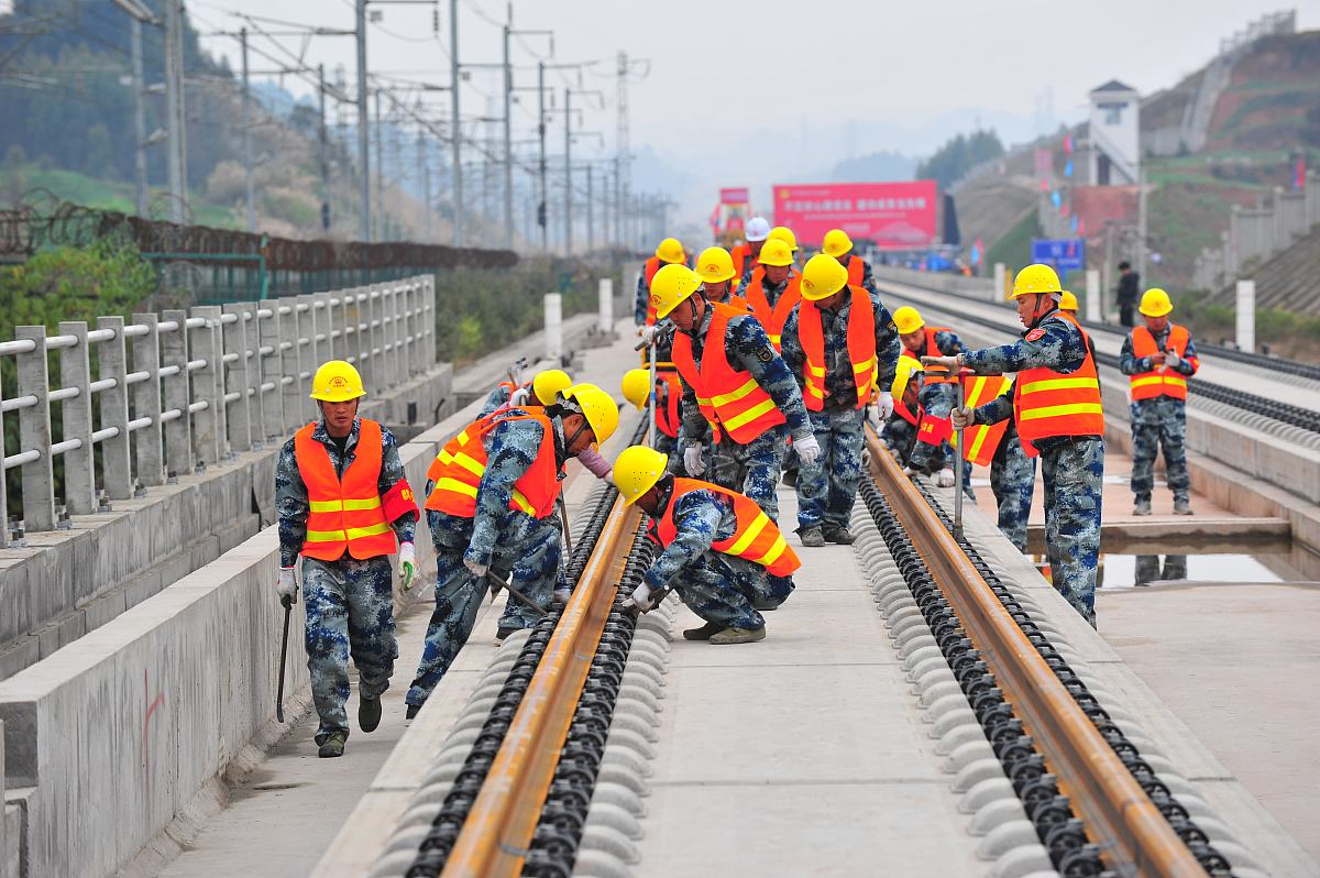 四川高铁学校报名有什么要求？