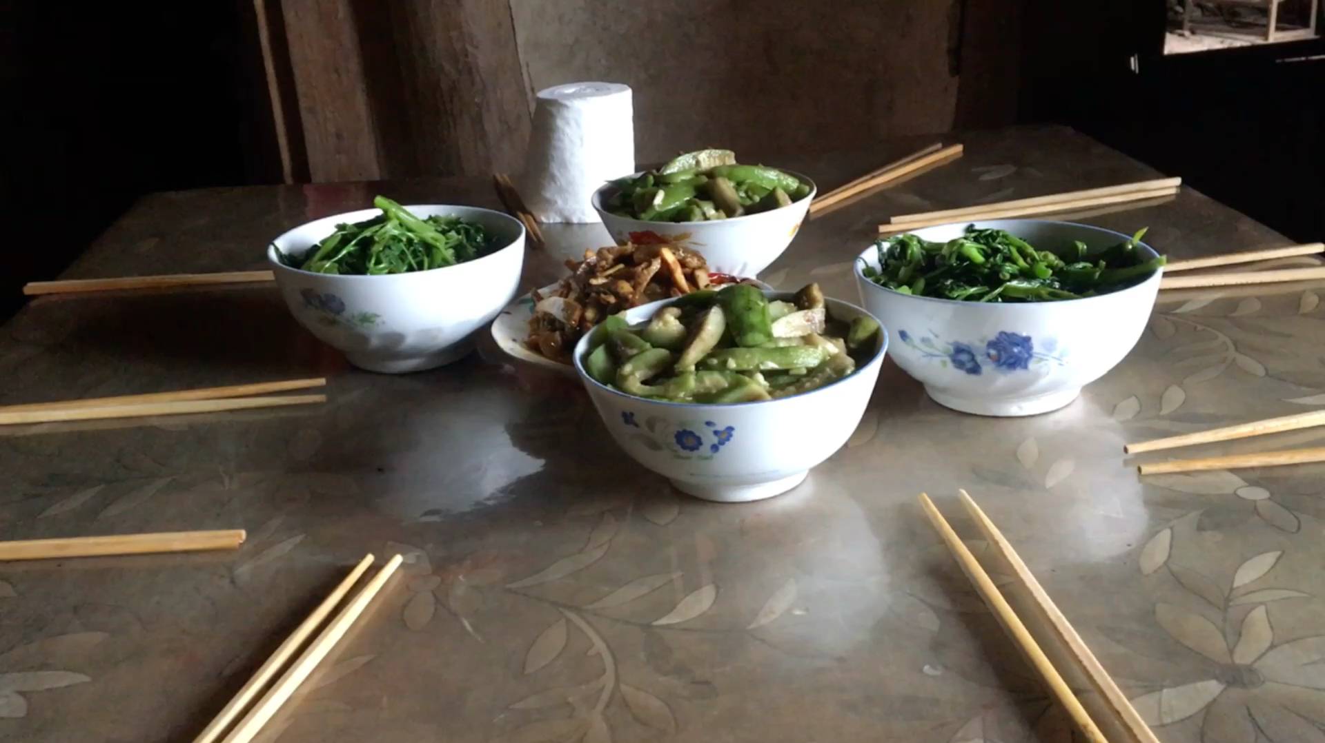 简简单单的几个小菜,吃出了多少想念家人的味道!