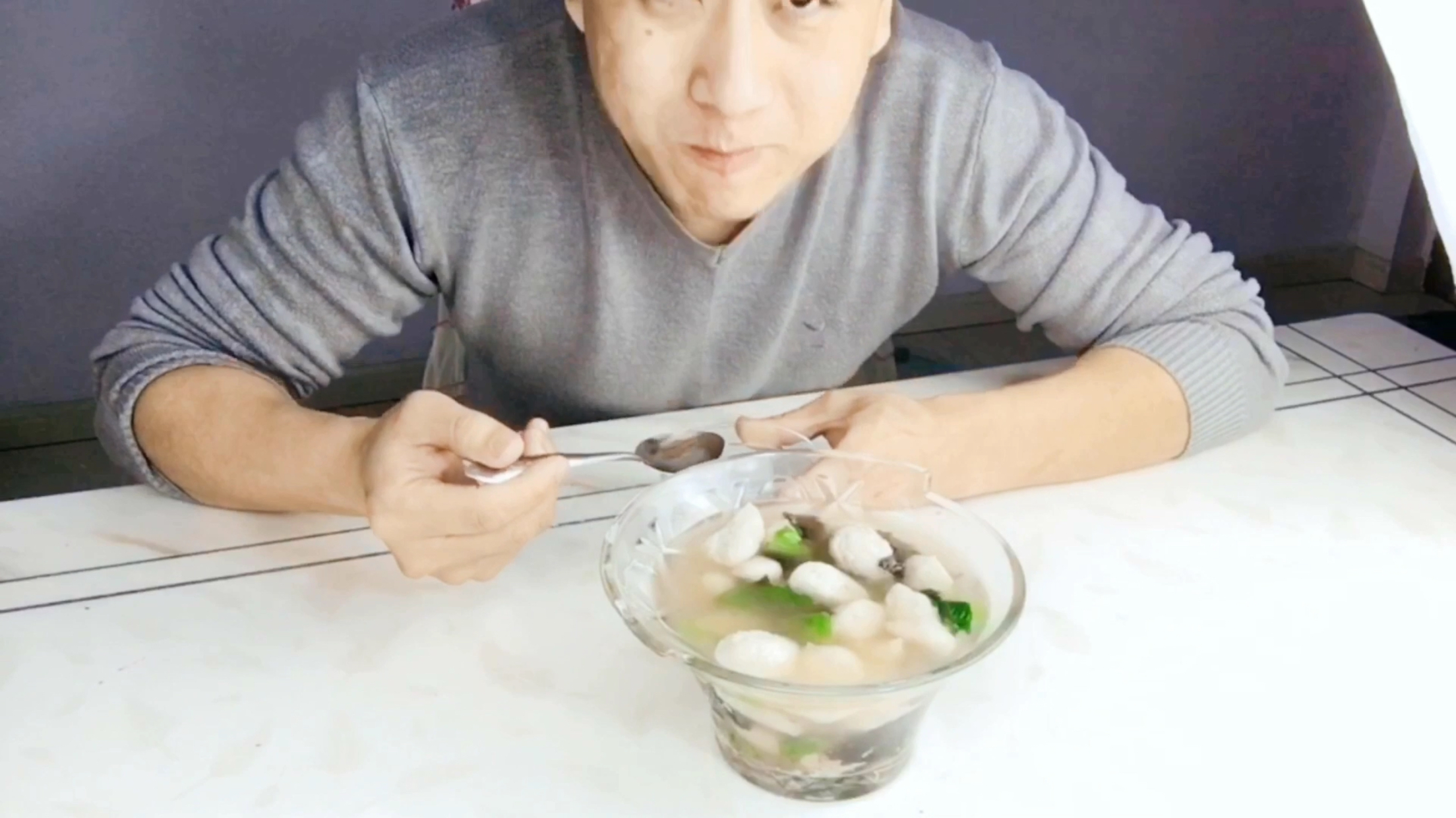 鱼滑这样做鲜嫩可口,做法简单,大人小孩都爱吃