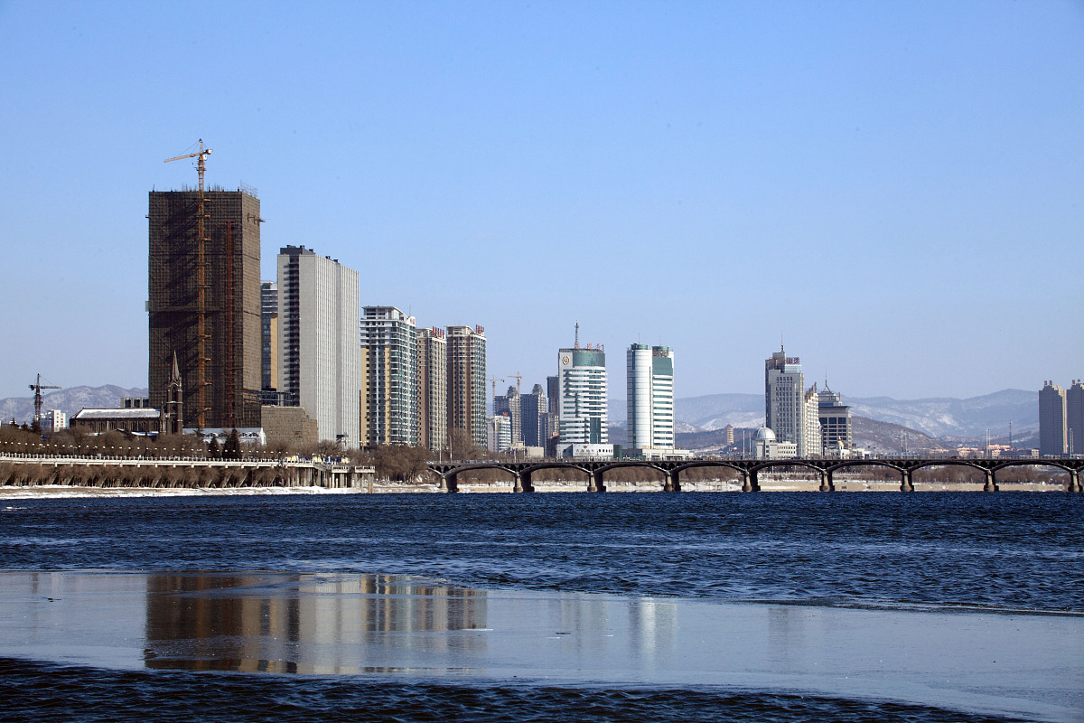 2012年2月15日,吉林市省吉林市,松花江畔春日风光.***_***2012年2月15