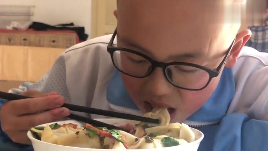 小孩子这样做饭吃的才有胃口,一大碗不够吃,还要来一碗
