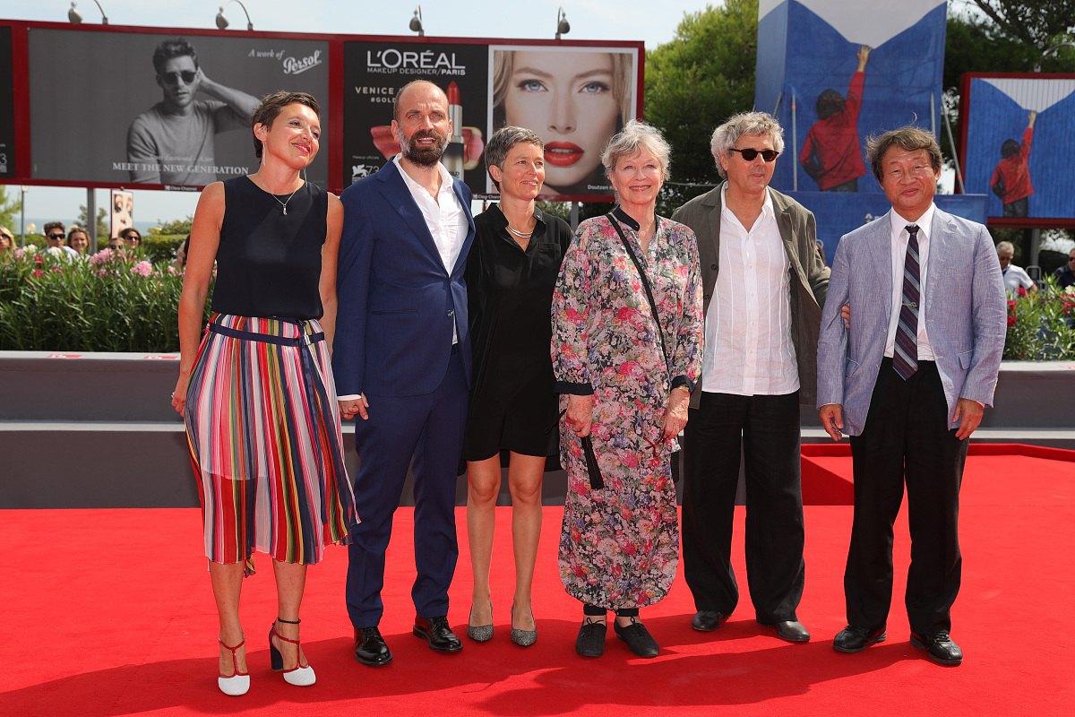 M30螺纹孔径30mm能插进M30螺钉吗？