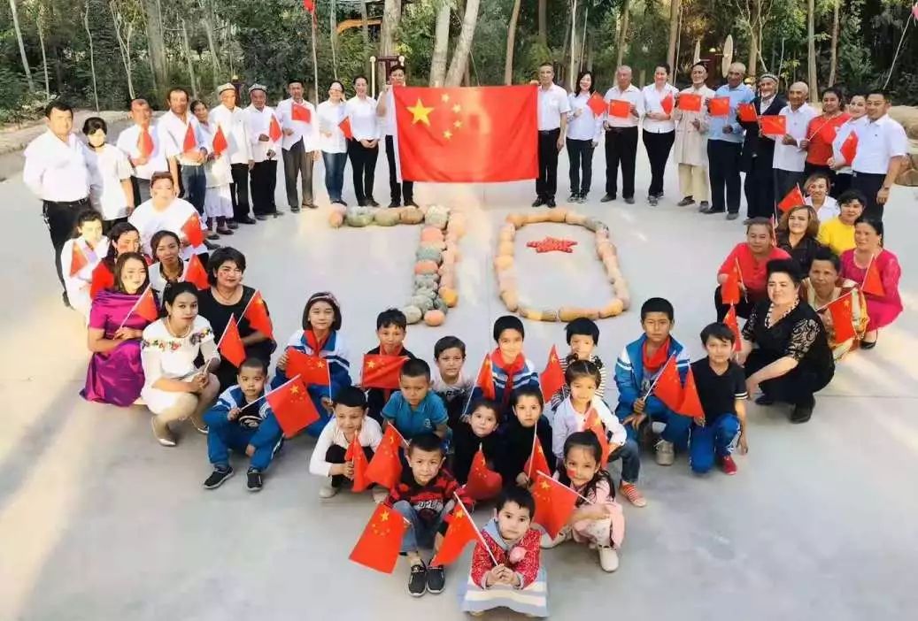 我愛你中國!新疆各族婦女姐妹向祖國母親深情告白!