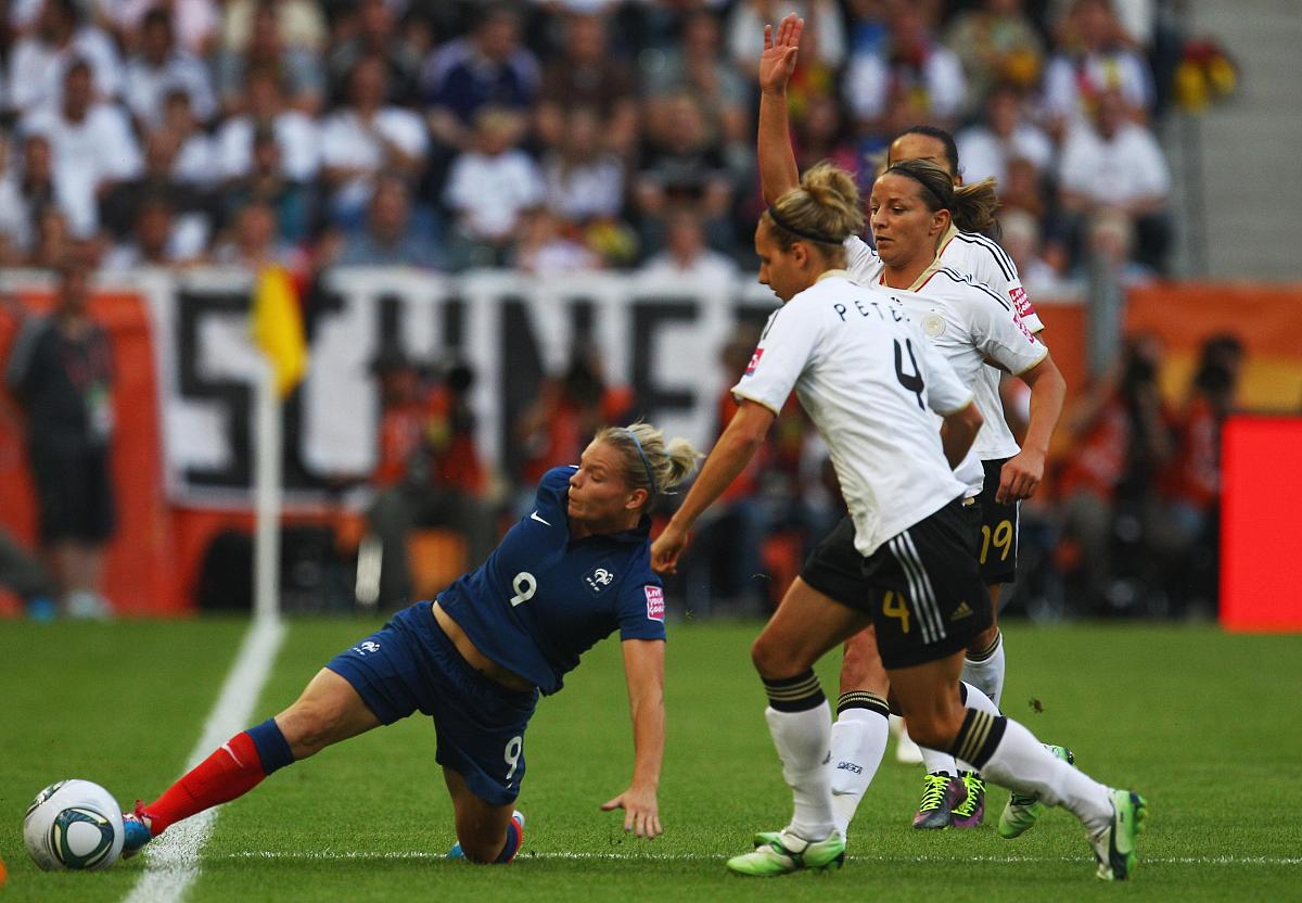 2011年7月5日,门兴格拉德巴赫,2011女足世界杯a组,德国4-2法国.***_**