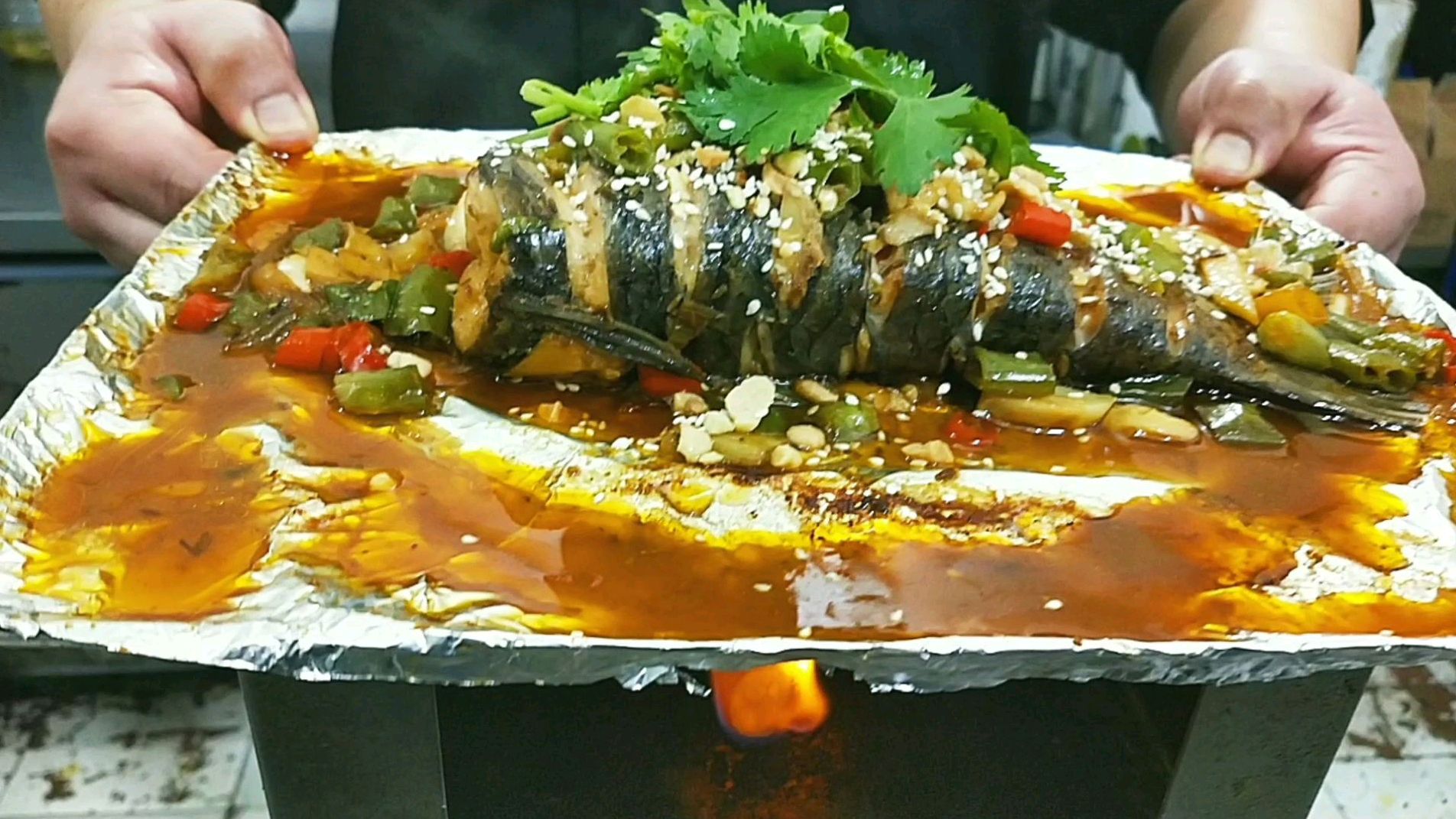 烧烤创新菜品,锡纸烤鱼尾,制作酱料配方全在这