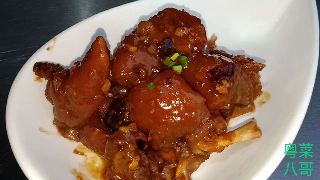 广东大厨分享一道过年菜“发财美酒焗猪手”浓浓的过年菜软糯香
