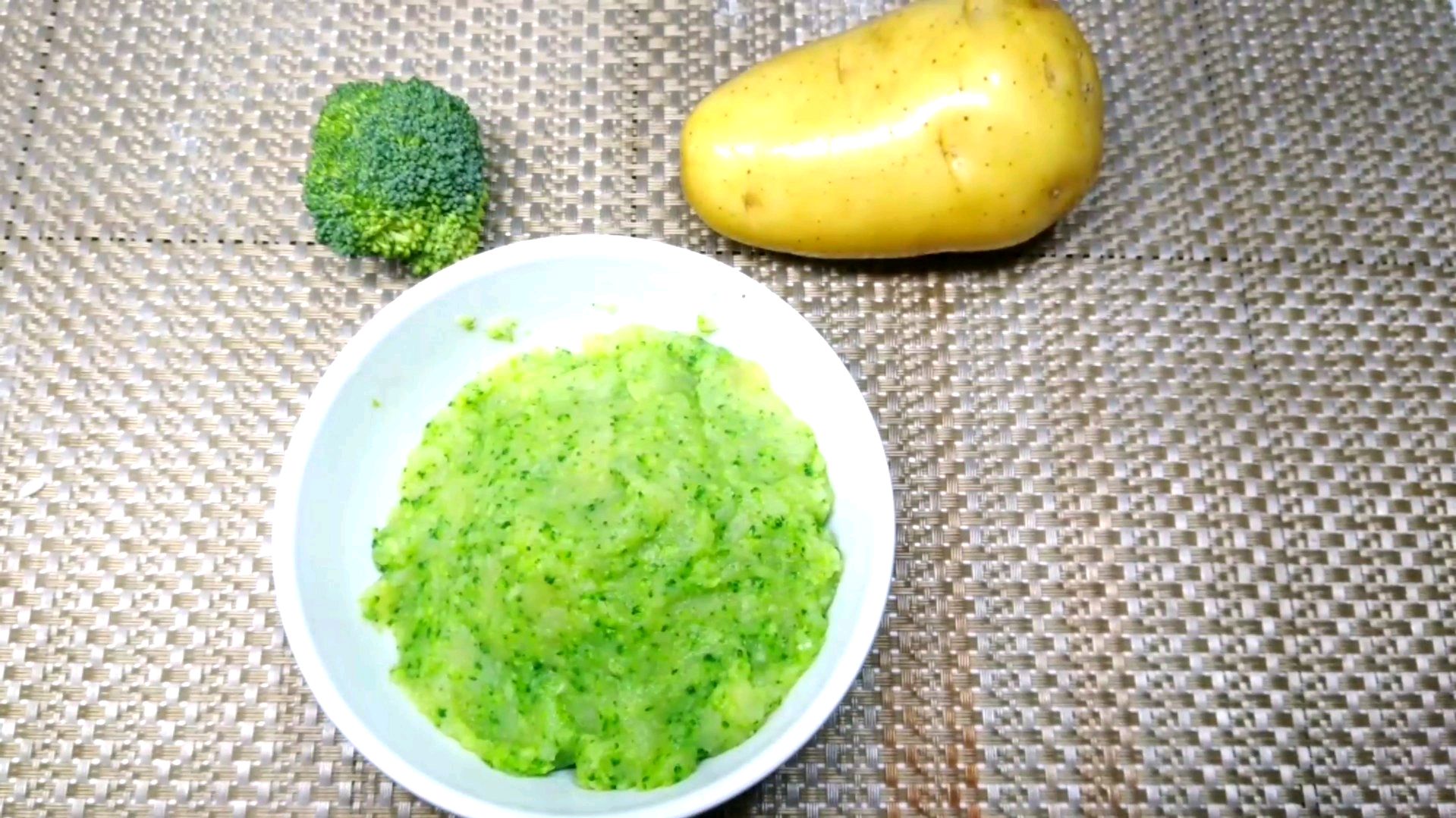 婴儿添加辅食食谱之西兰花土豆泥,再也不用为宝宝添加辅食发愁了