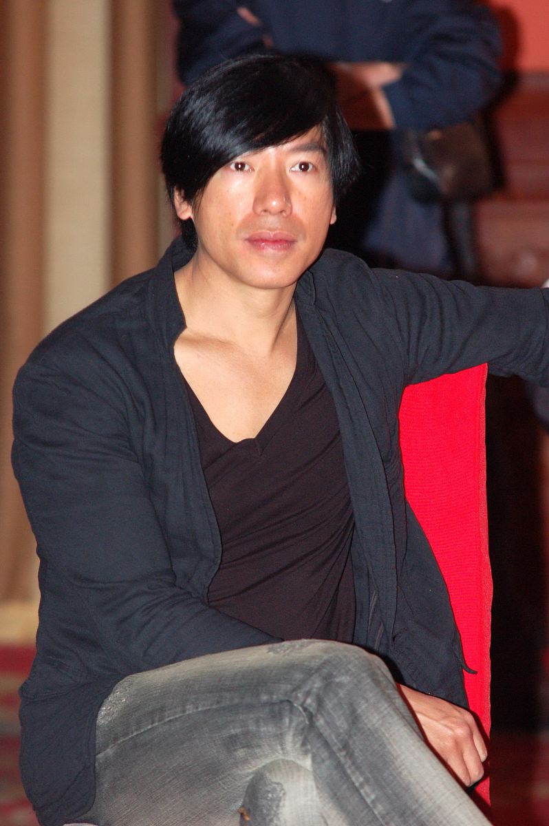 2008年3月31日,北京,某服装品牌秀.张耀扬+++_+++陈小春,张耀扬