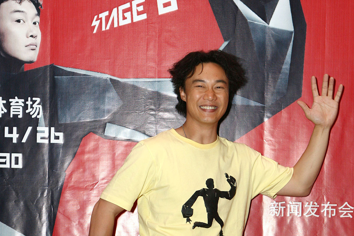 小人物的坚持：一首马思唯风格说唱歌曲