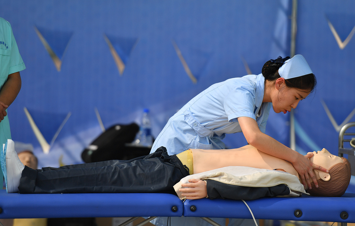 郑州澍青医学高等专科学校招生办联系电话