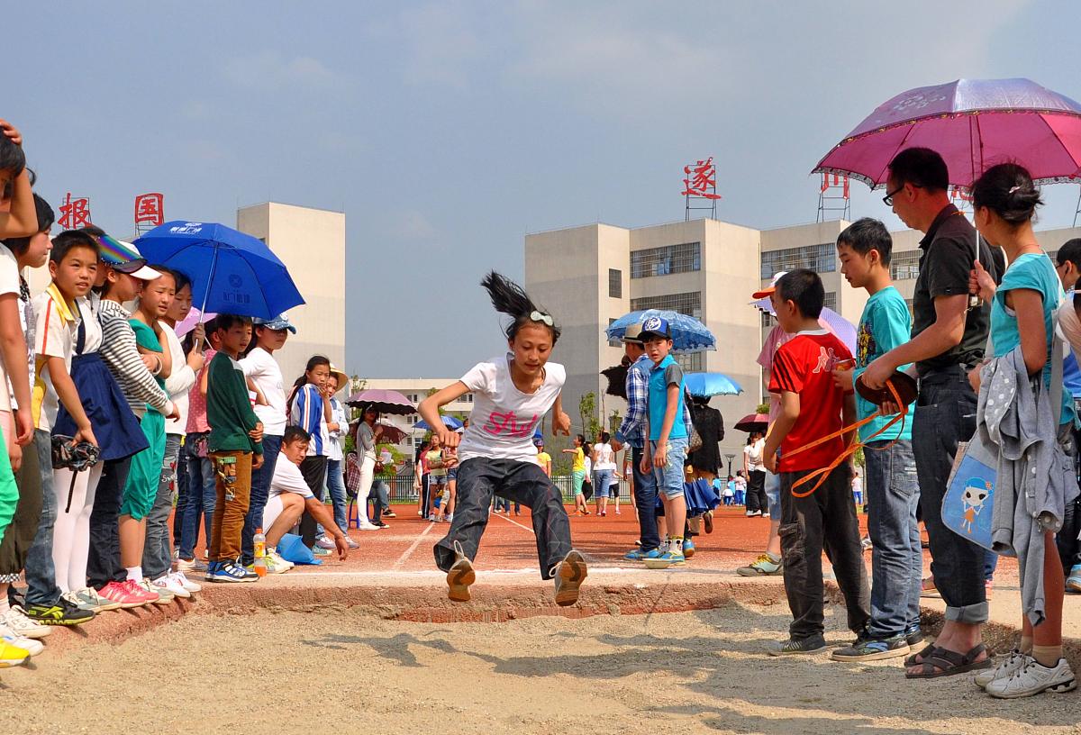 青春飞扬，梦想起航：运动会加油稿