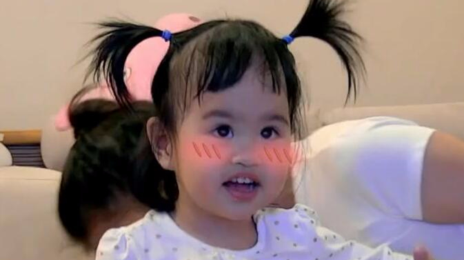 饺子放屁被抓包,对着镜头猛翻白眼,包文婧的反应亮了!