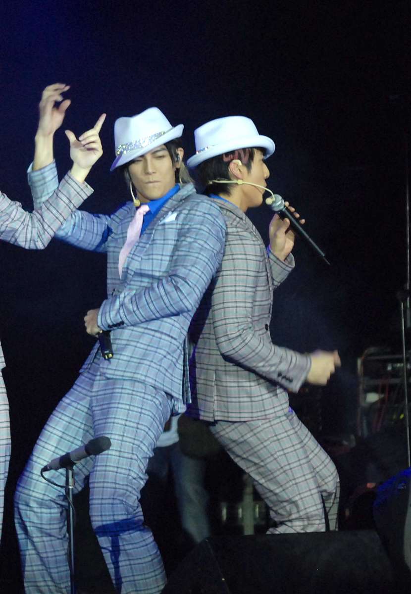 2009年4月11日,上海,飞轮海"想入飞飞世界巡回演唱会"在上海大舞台正