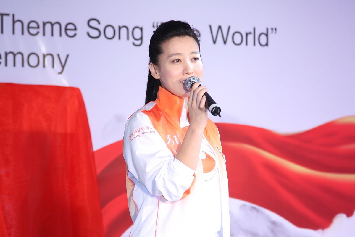 2010年3月16日,北京,中国2010年上海世博会志愿者主题歌《世界》mv开