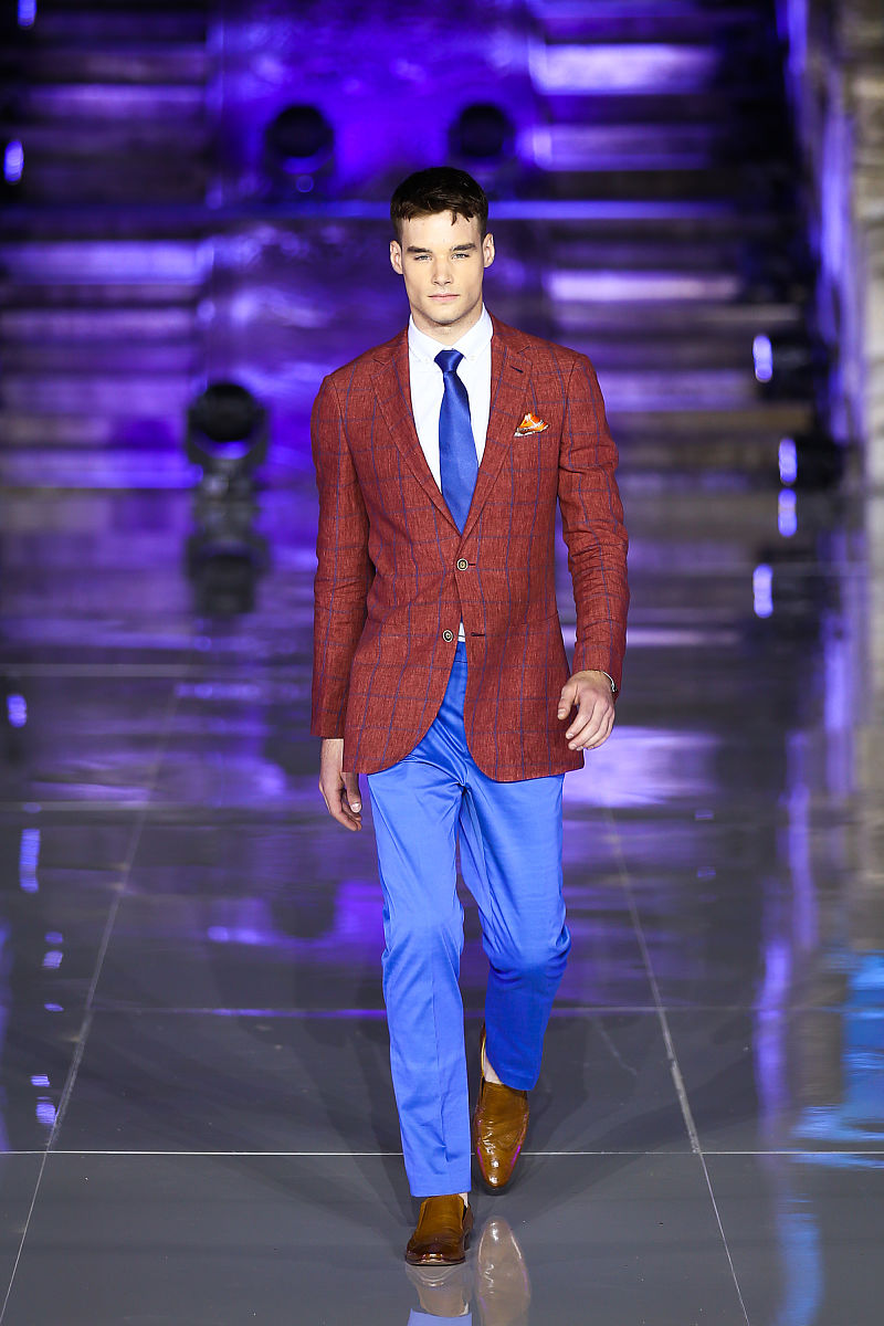 博识多能有技艺精通世情无奈十艺九不成。意志薄弱缺乏自我奋发之念大事不成为寂寞悲苦之象散漫失意之状。发奋进取或可成功不然必败孤苦。此数中也有孤独病弱者。什么意思