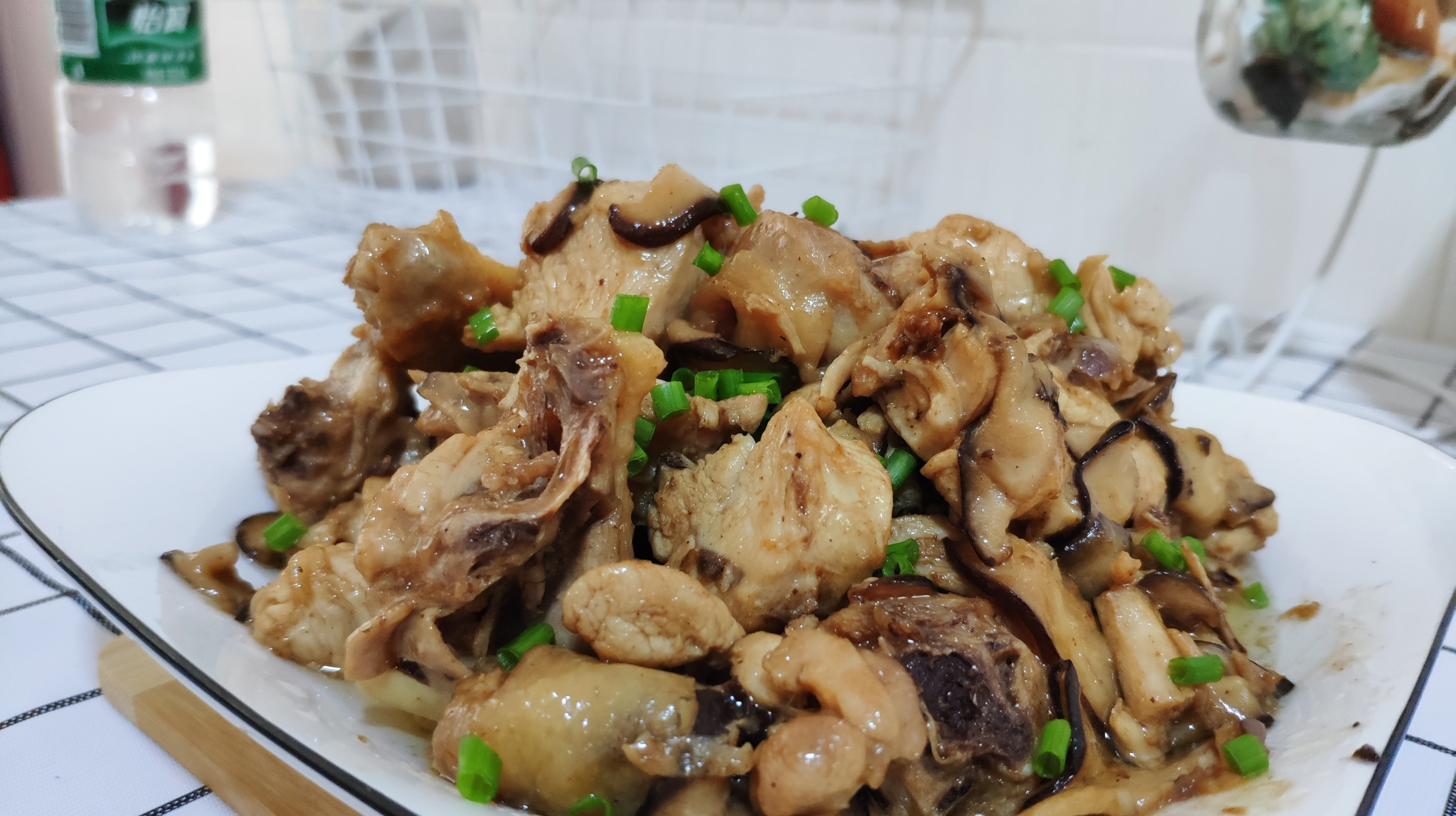 香菇炒鸡,好吃不油腻,做法非常简单的一道菜