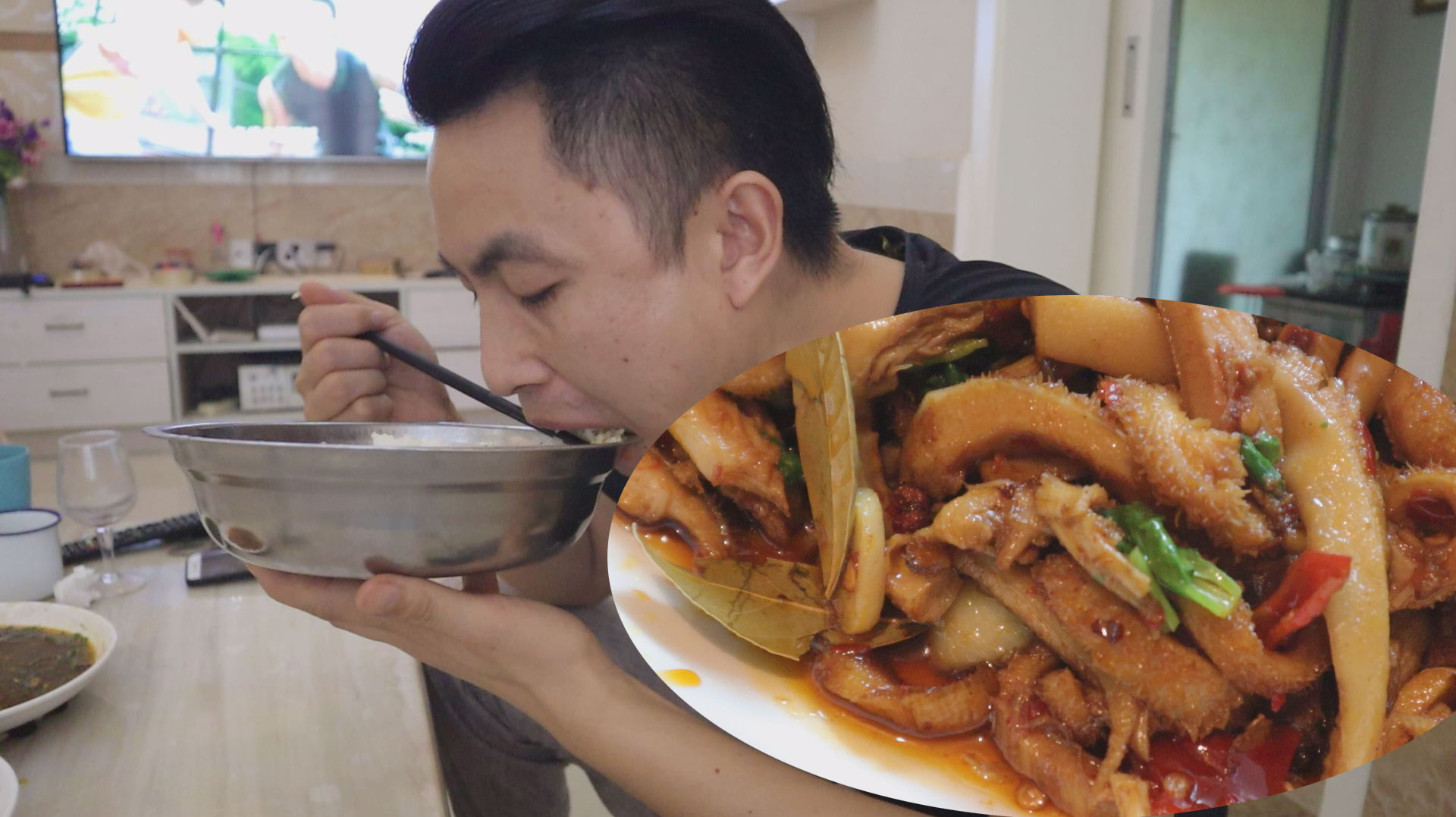 吃毛肚上头,炒了一斤毛肚,味道是可以,就是越吃越上头,爽昏了