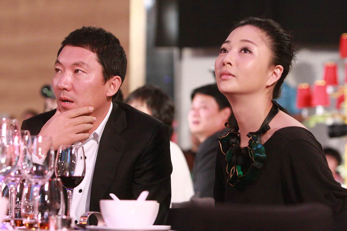 殷桃离婚心碎，从一个火坑跳进另一个火坑