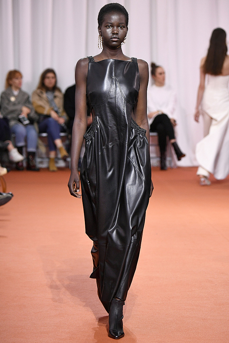 2018春夏巴黎高定时装周:ellery 品牌秀场