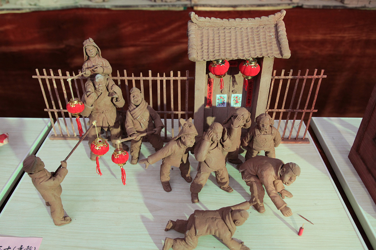 团团圆圆过大年 写一篇300字小学作文