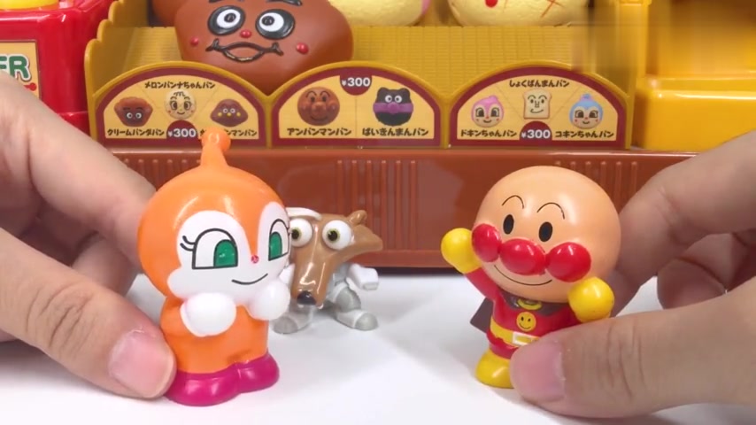 红蜻蜓面包超人面包店买神奇面包变奇趣蛋