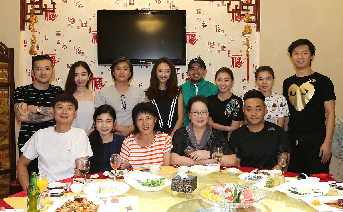 我有一个好朋友叫杨晋想让你写一段话巧妙的问一下他五一假期回西安吗