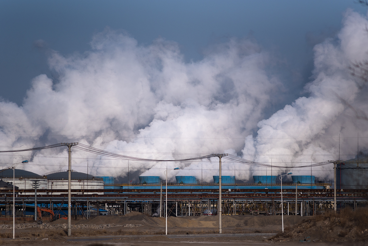 学校锅炉大气污染物SO2、TSP的敏感点至少5个点落地浓度、最大落地浓度及出现距离分析环境影响；