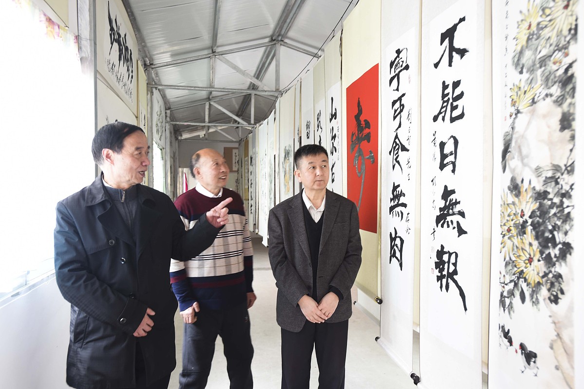 ***_***2017年4月2日,贵阳,刘玉智藏报馆.76岁的刘玉智,1963年开始藏