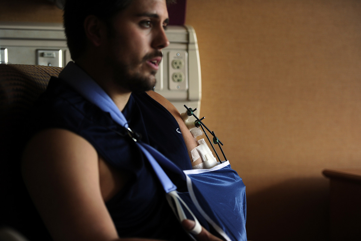 第四章 程序编程41GX-WORKS的介绍42控制系统组成43 PLC 设计及编程421电气原理图及IO 表422 PLC 程序编程44PLC输入输出电路设计45本章小结