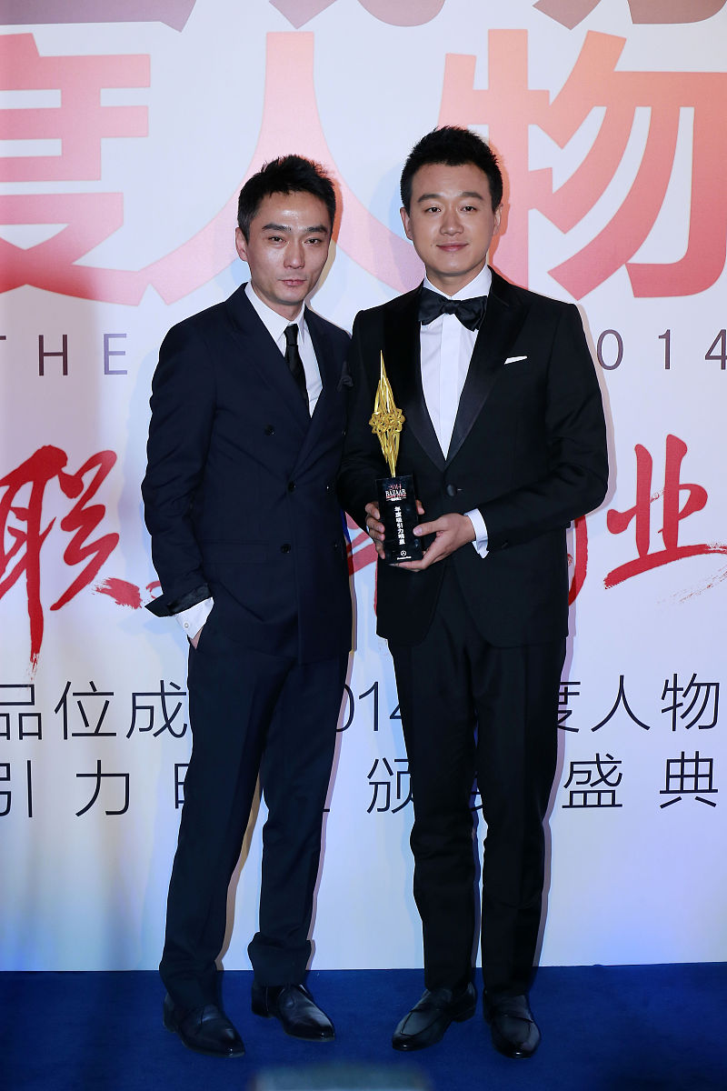 2014年11月27日,北京,2014芭莎男士品位成功年度人物颁奖盛典红毯.佟