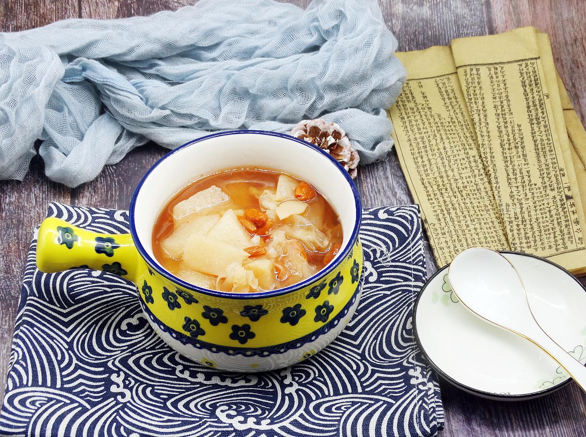 梨怎样蒸治咳嗽 梨和川贝母怎样蒸治咳嗽