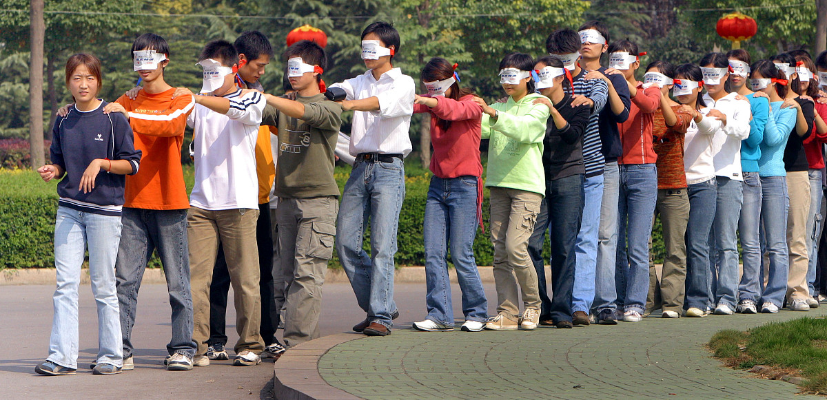 工作高效、团队协作能力强：某人综合评价