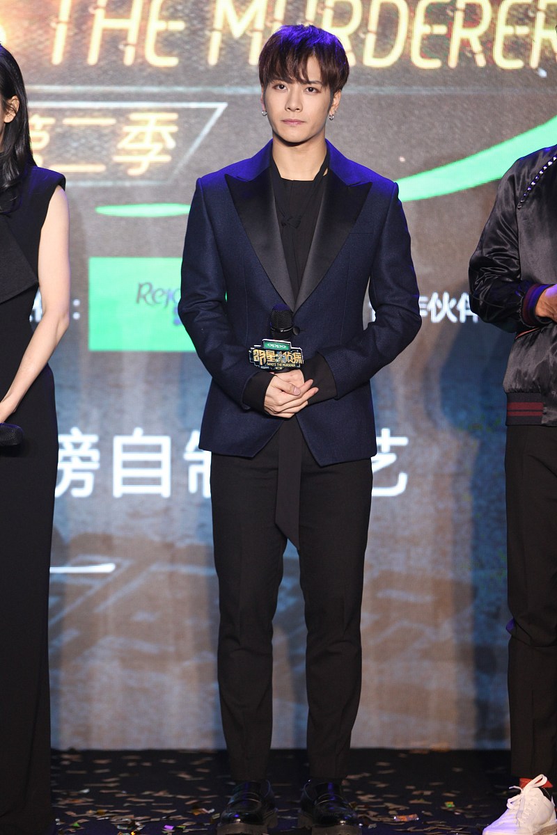 以《明星大侦探》：明星们的推理竞技场为题写一篇1200字文章