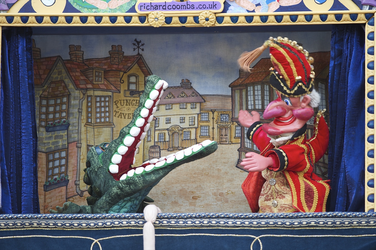 Punch and Judy Puppet Show: How Rods Bring Characters to Life