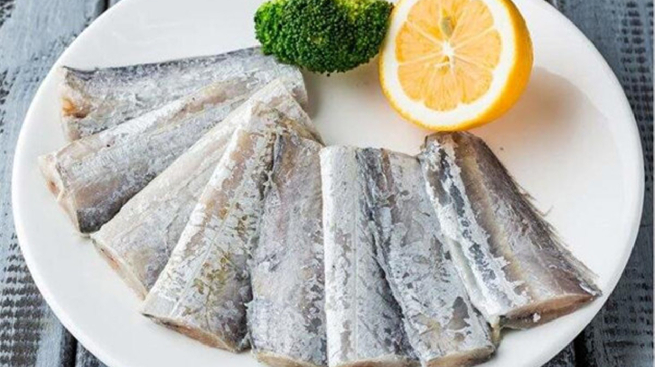 “活带鱼”和“冻带鱼”,你会选择购买哪一种带鱼呢?